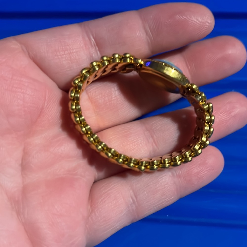 Vintage “American Queen” Pitman & Keel Goldtone & Blue cameo expansion bracelet - Picture 11 of 16